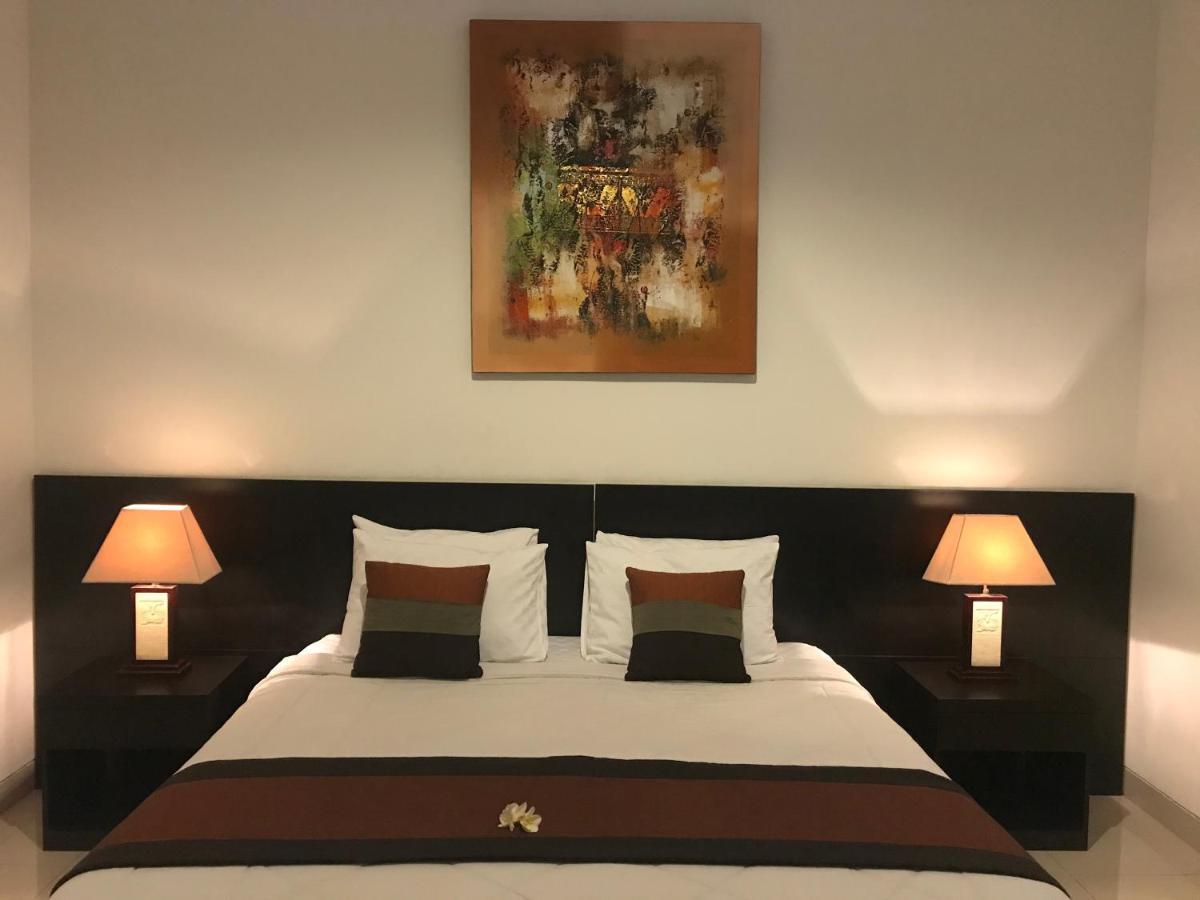 The Celuk Homestay Jimbaran  Bagian luar foto