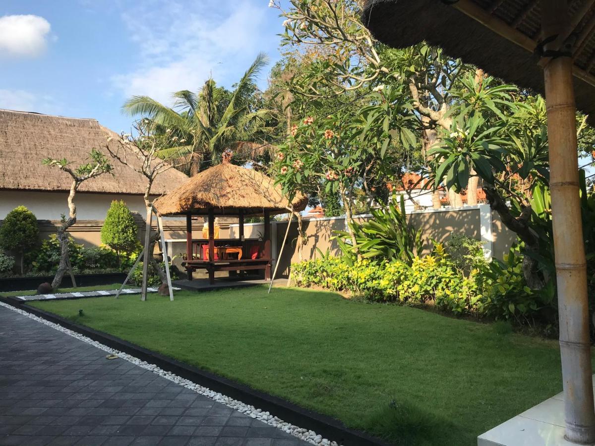The Celuk Homestay Jimbaran  Bagian luar foto